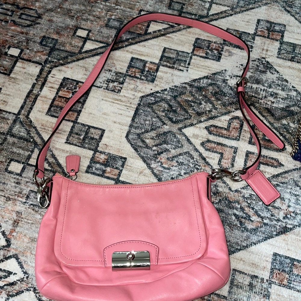 Coach Purse. Pink purse, Good condition
